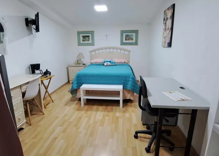 Encantadoras Privadas Del Valle Homestay *