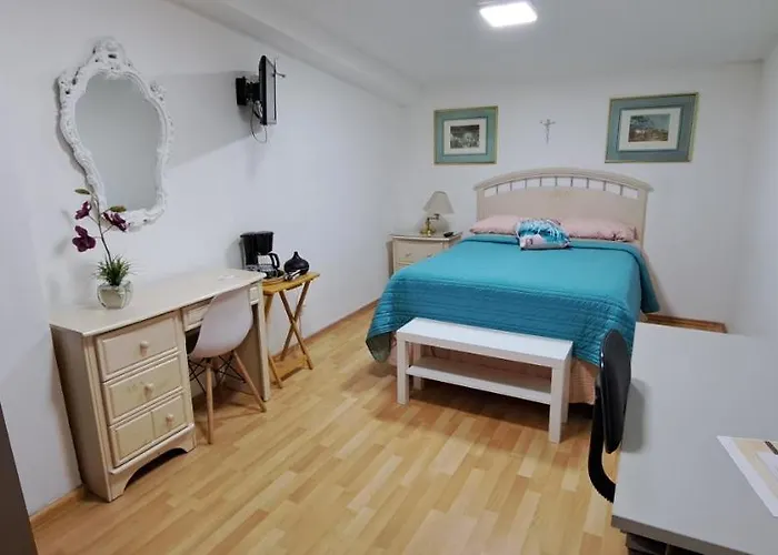 Encantadoras Privadas Del Valle Homestay
