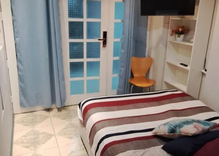 Encantadoras Privadas Del Valle Homestay *